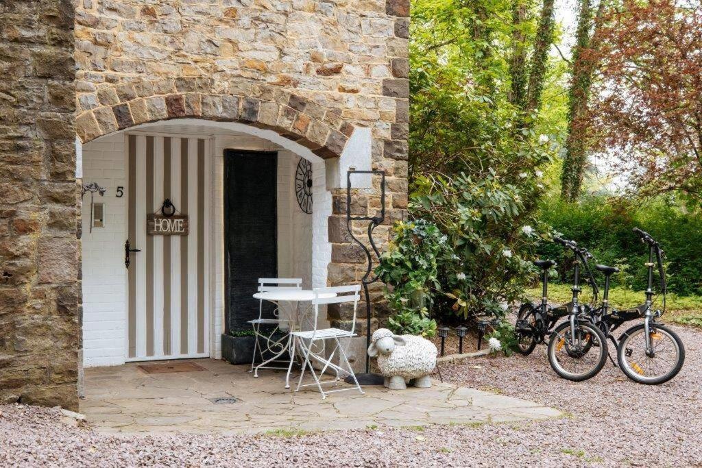 Gite De Charme Au Milieu Du Monde Namur  Exterior foto